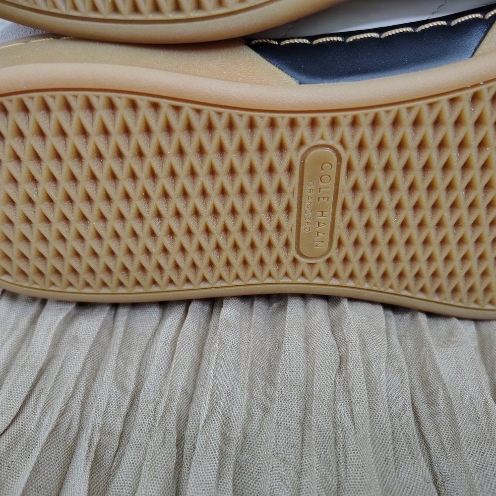 Cole Haan GrandSeries Women’s Leather Sneakers White Gum Sole Size 10B - Picture 11 of 14